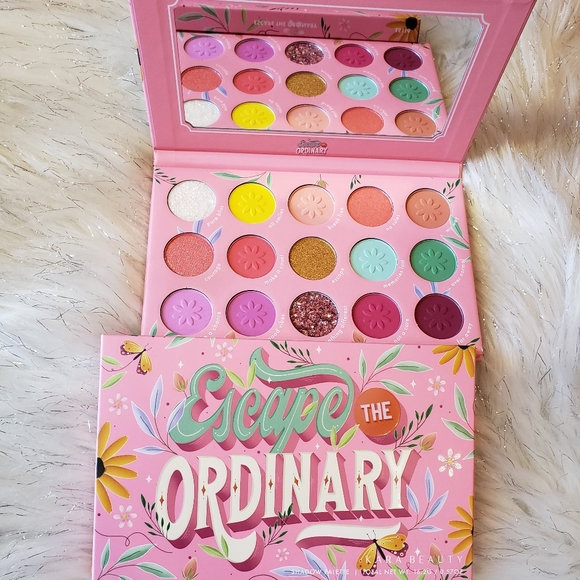 Escape The Ordinary 15 Color Eyeshadow Palette from Kara Beauty - Picture 2 of 4